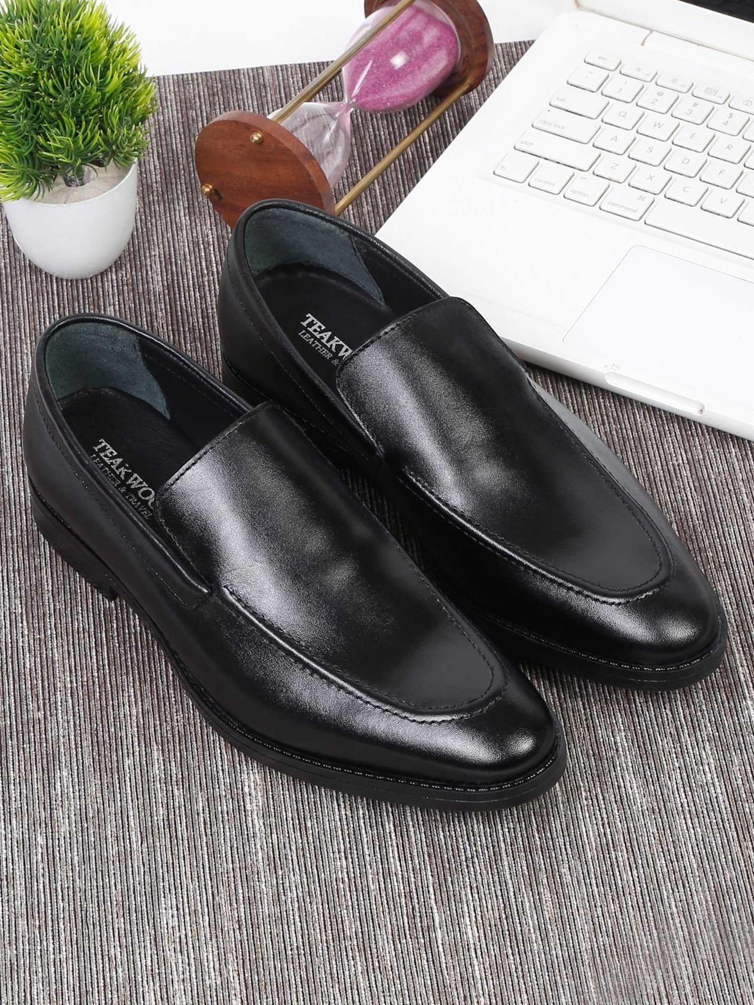 Teakwood Leathers Men's Black Formal Loafers