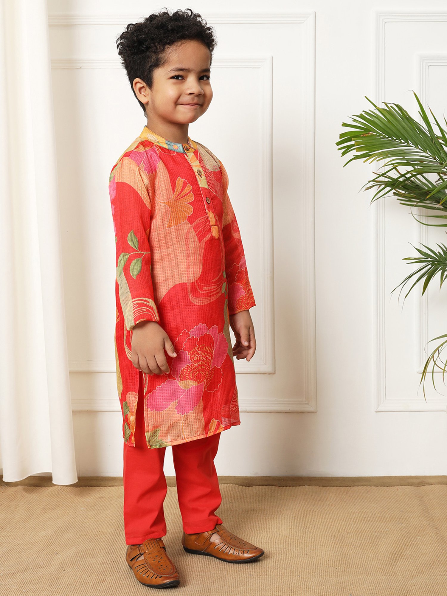 READIPRINT FASHIONS Kids Red Floral Print Full Sleeves Kurta with Pyjamas