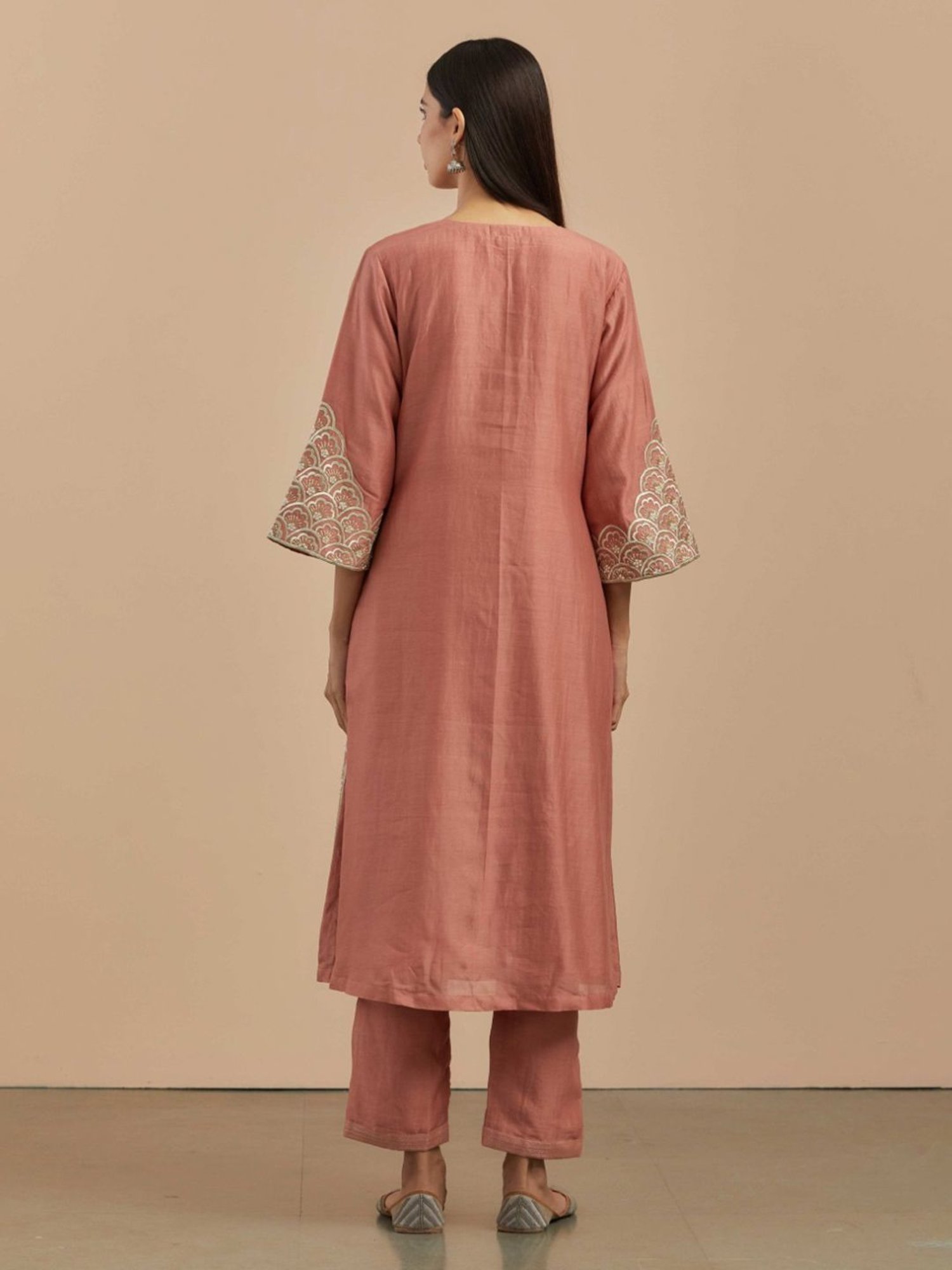 Priya Chaudhary Dust Pink Preet Embroidered Chanderi Silk Kurta