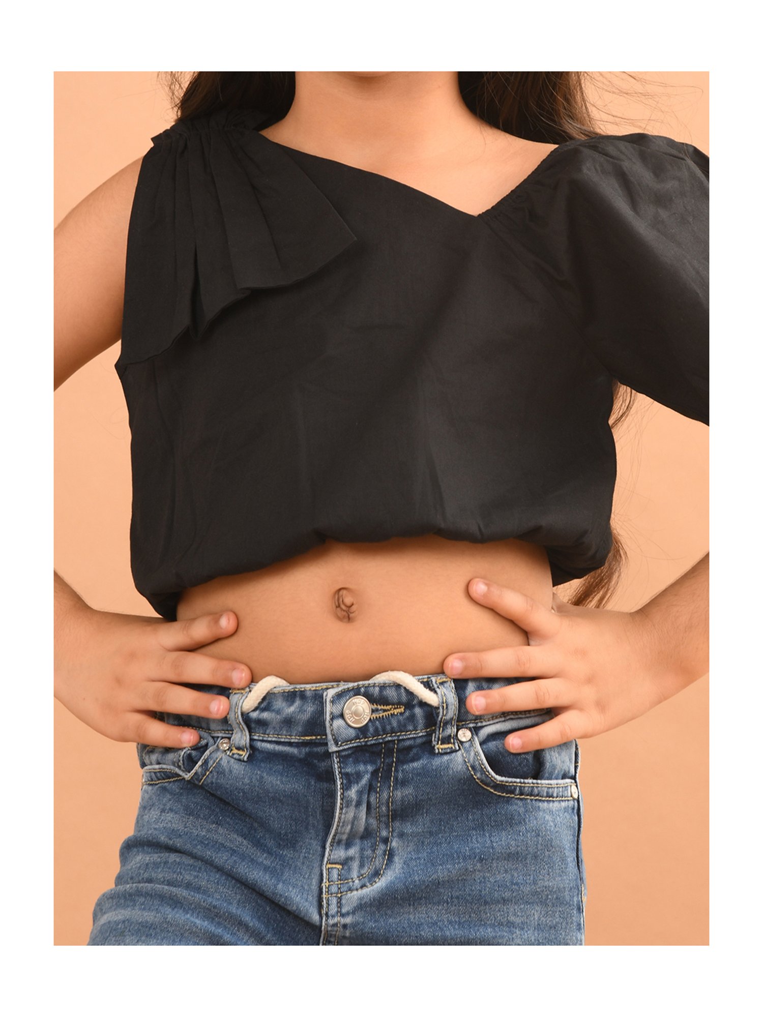 LilPicks Kids Black Solid Crop Top
