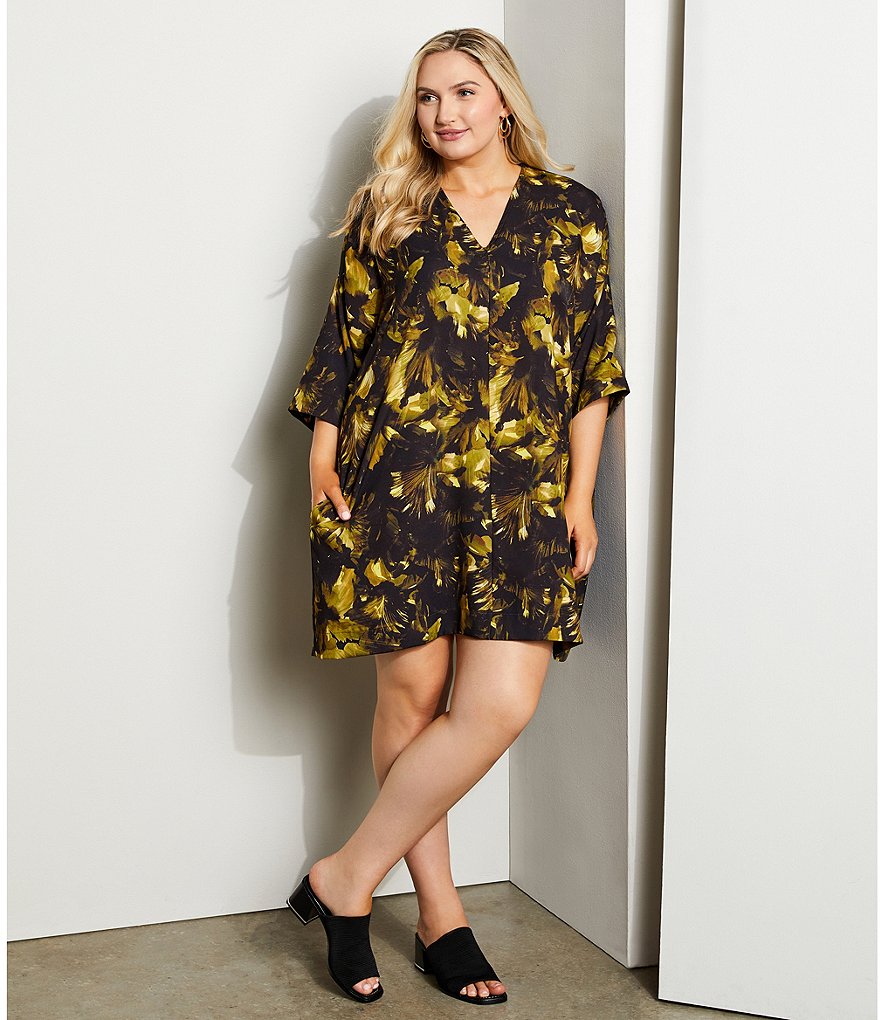 Jkara Plus V-Neck Short Sleeve Beaded Bodice Capelet Gown