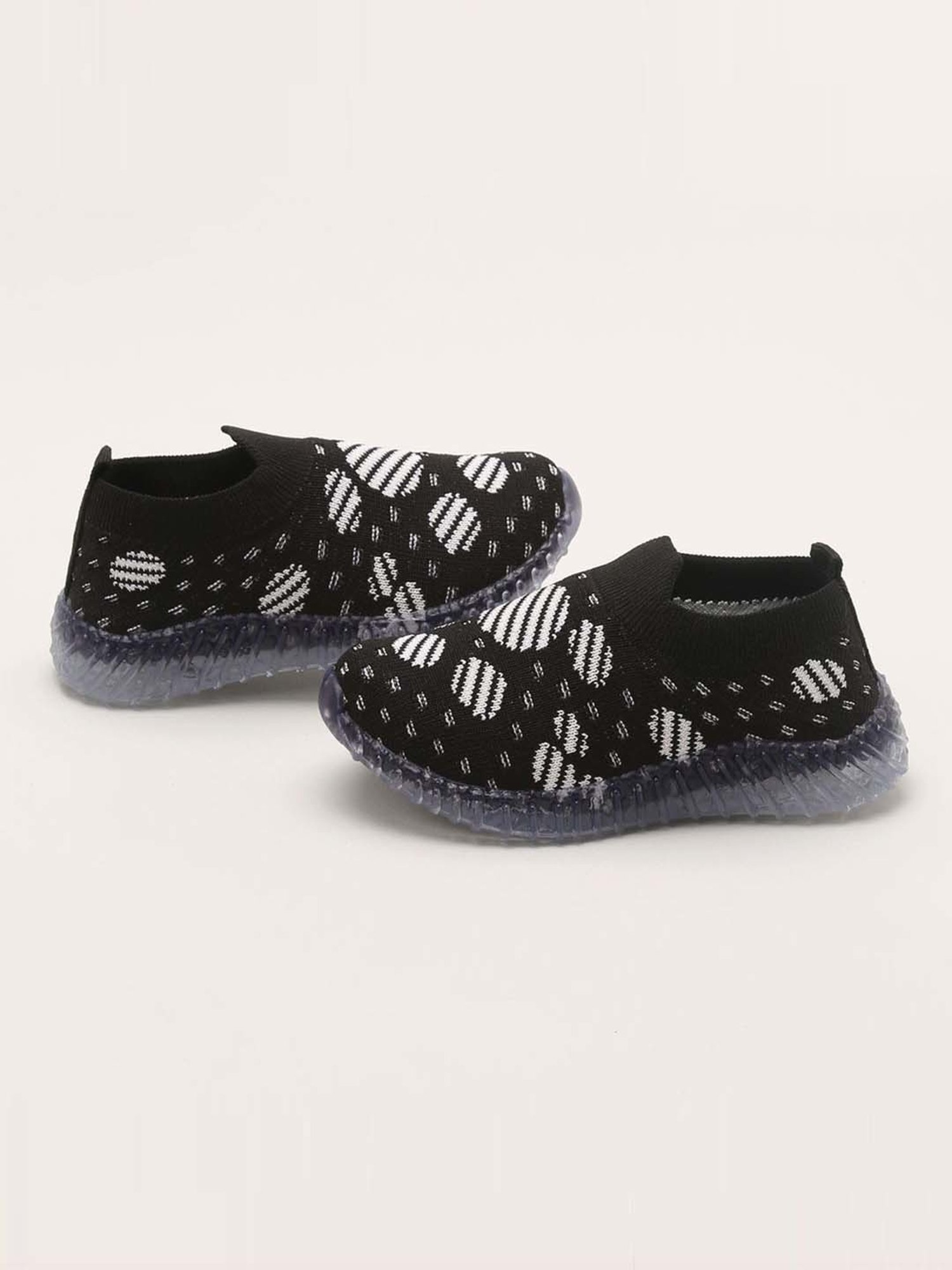 Priaansha Kids Black & White Casual Slip-Ons
