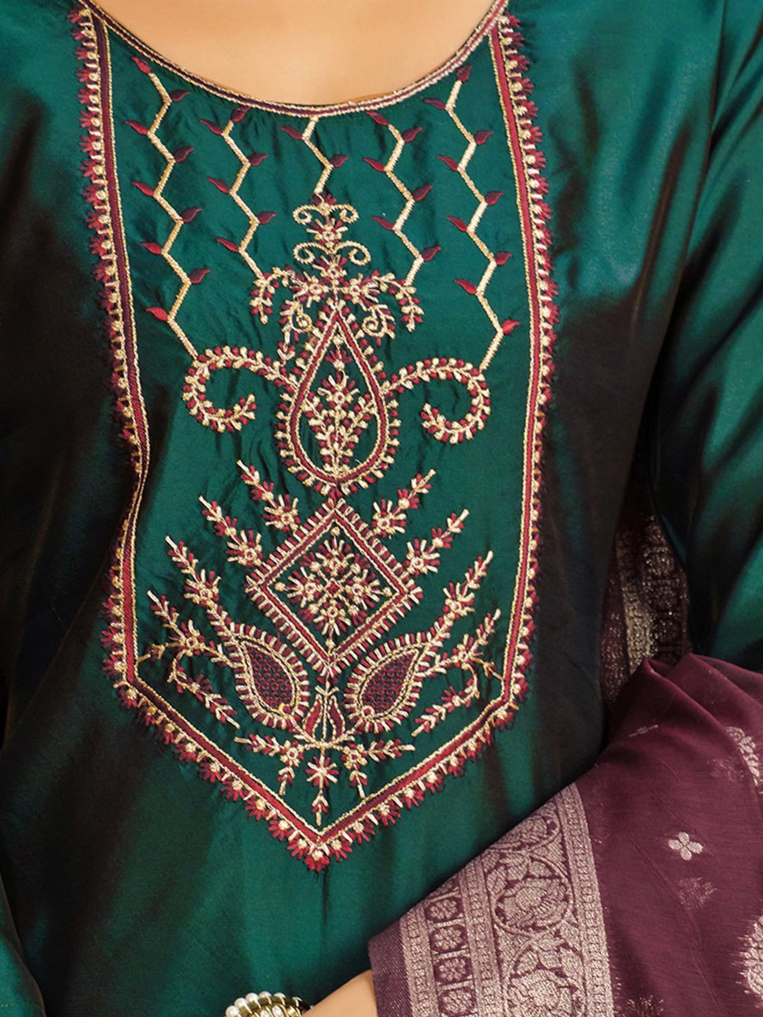 Ishin Green Embroidered Kurta With Pant & Dupatta
