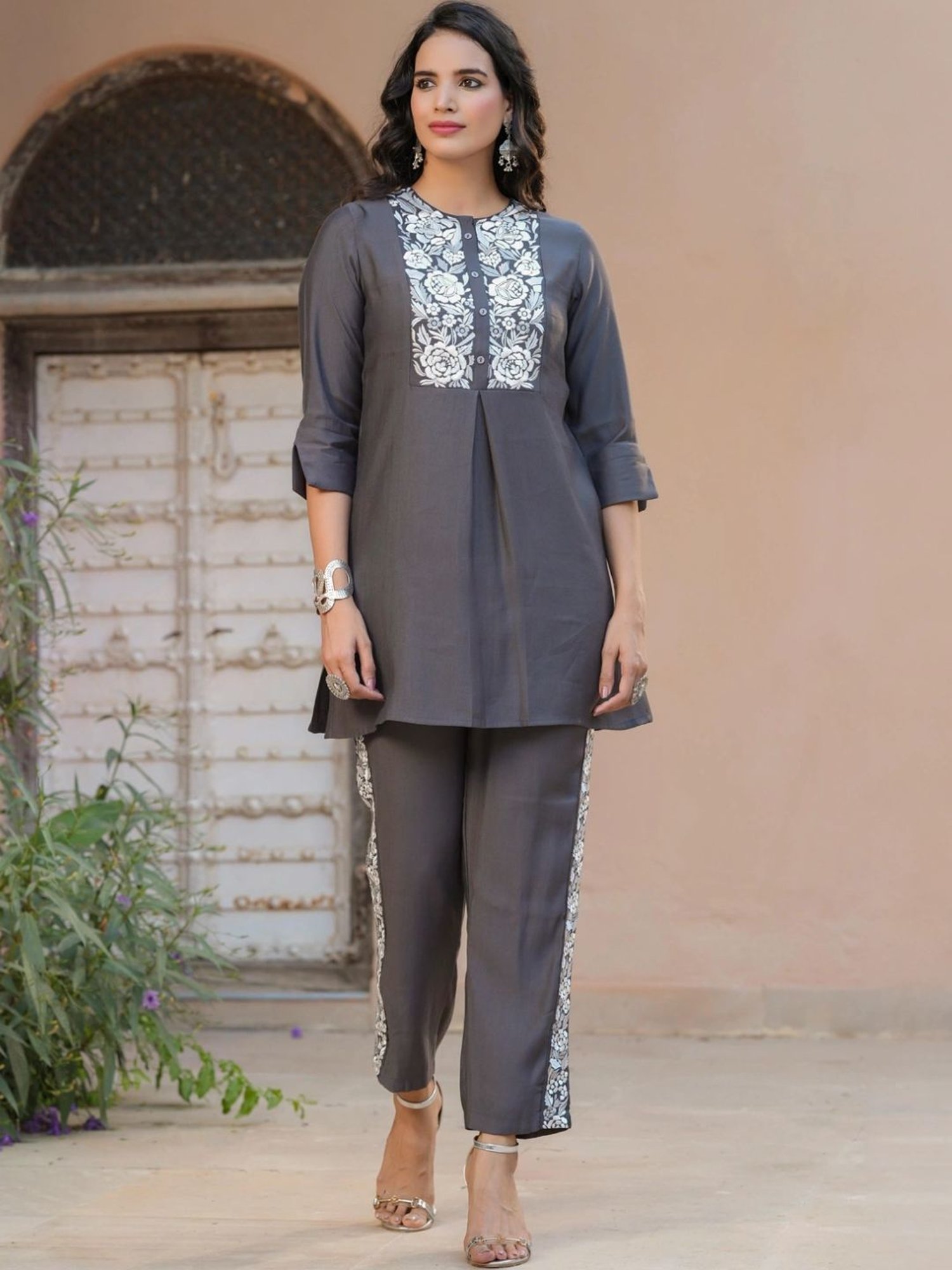 Scakhi Grey Roman Silk Embroidered Co-Ord Set Tunic With Pant