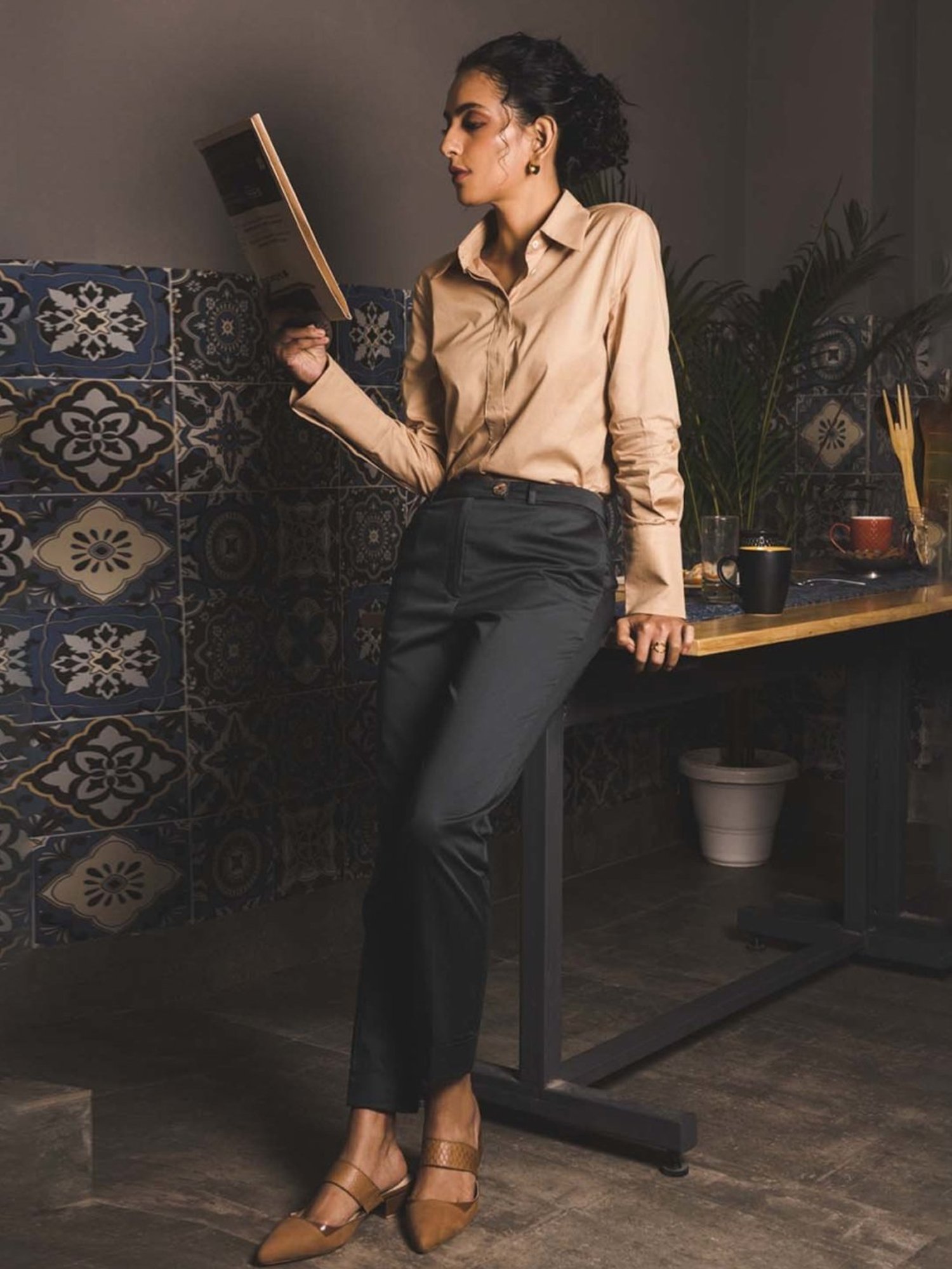 Qua Almond Brown Classic Poplin Shirt