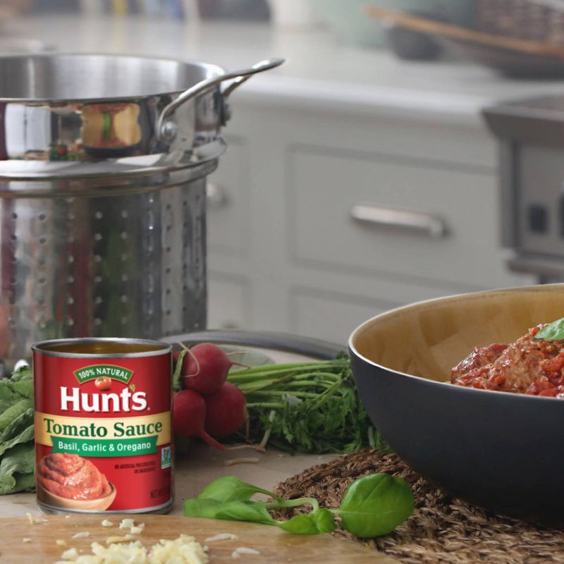 Hunt's 100% Natural Tomato Sauce, Basil, Garlic, & Oregano 8oz