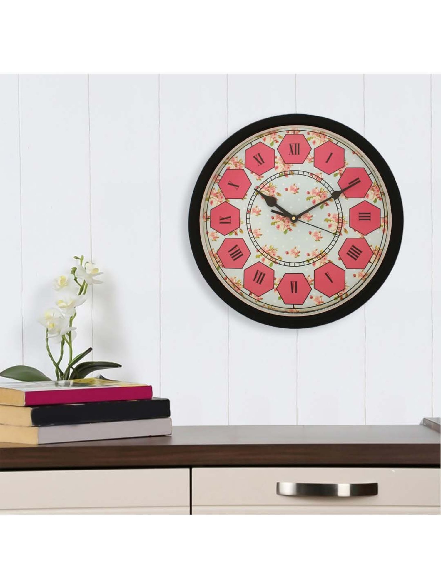 eCraftIndia Designer Round Analog Black Wall Clock