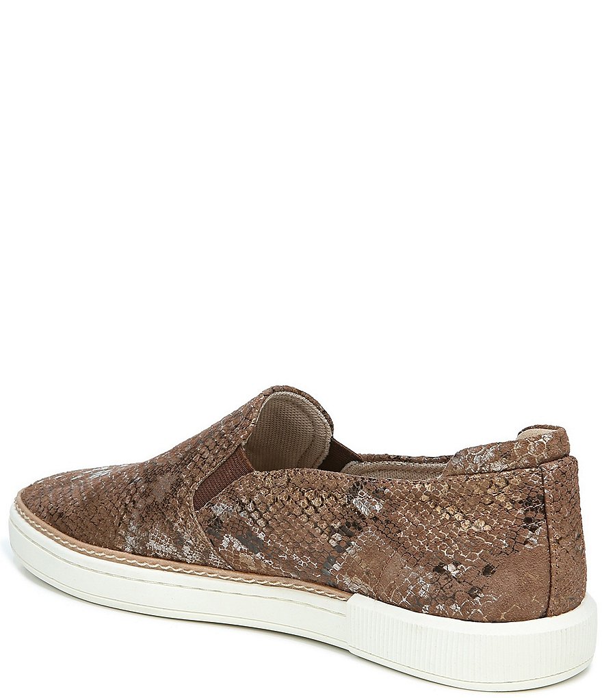 Trotters Kiera Suede Kitten Heel Pumps