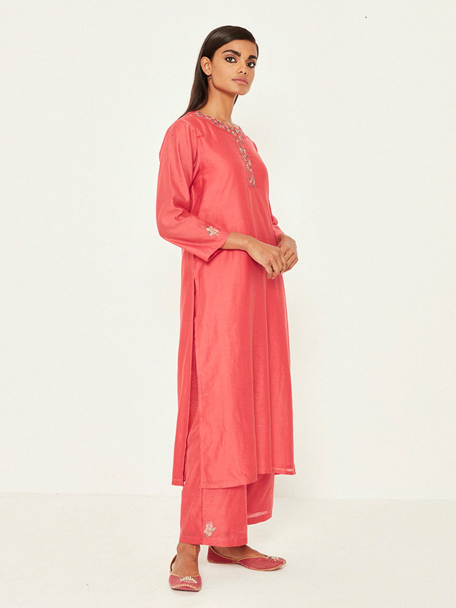 ANCESTRY Pink Embroidered Straight Kurta