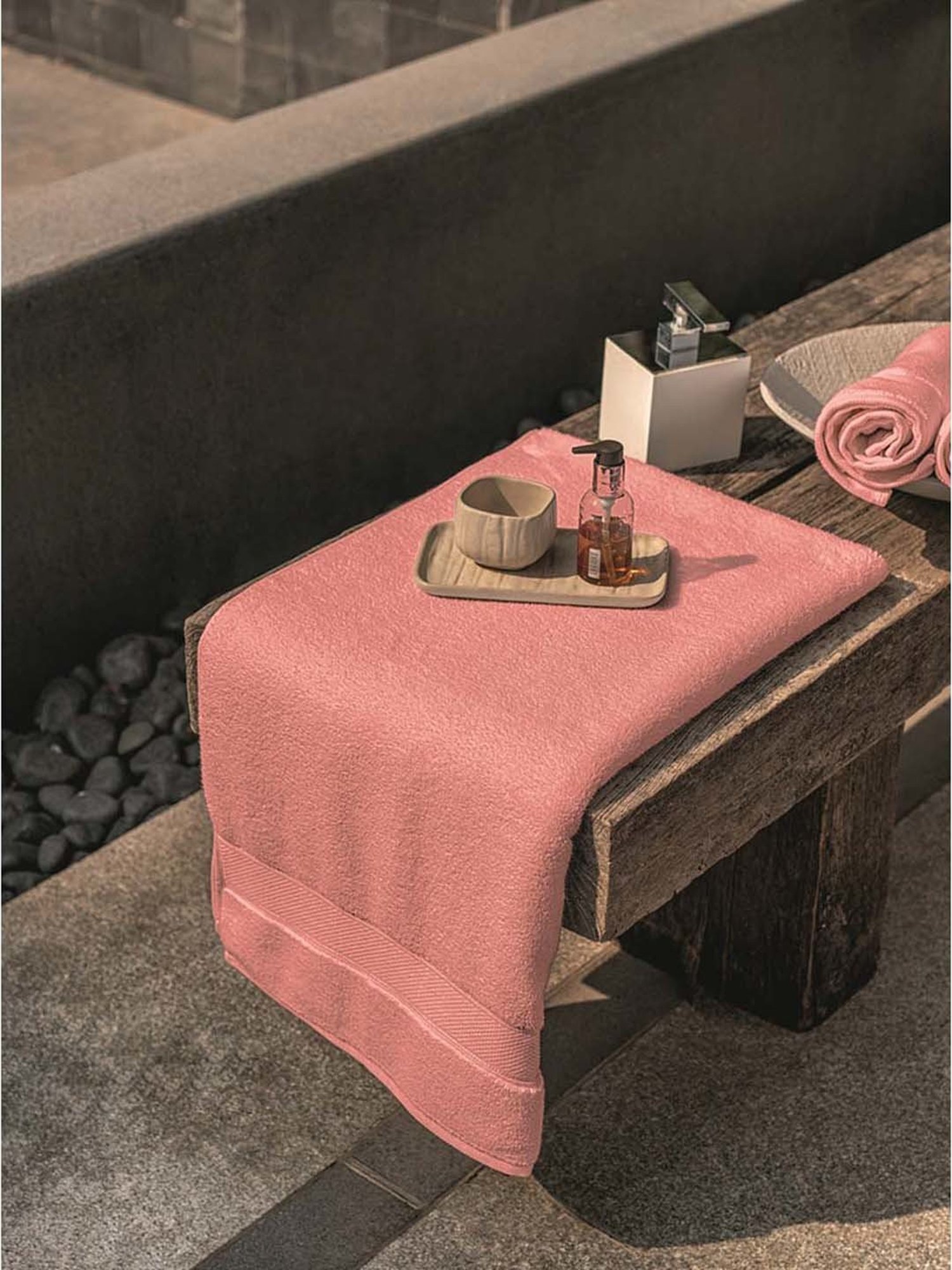 DDECOR Live beautiful Pink Cotton 650 GSM Bath Towel - Set of 1