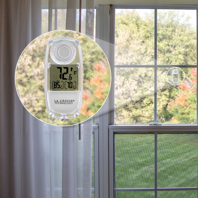 Wind & Weather Plastic Floating Rain Gauge with Metal Stake