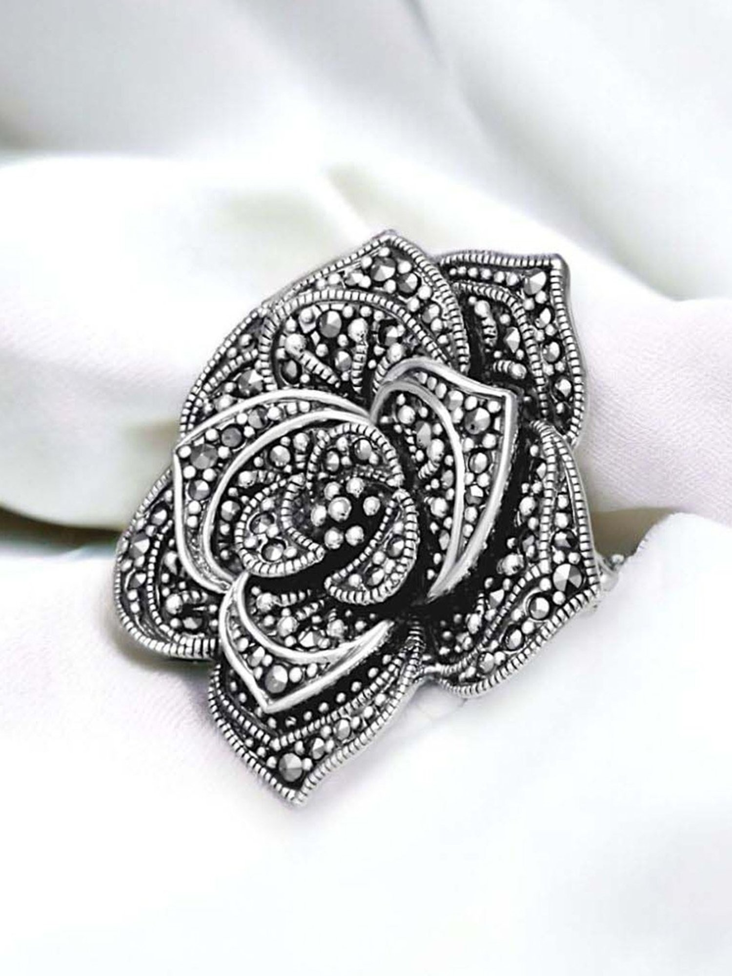 Rihi by P.C. Chandra Jewellers 925 Silver Flower Brooch Cum Pendant for Unisex