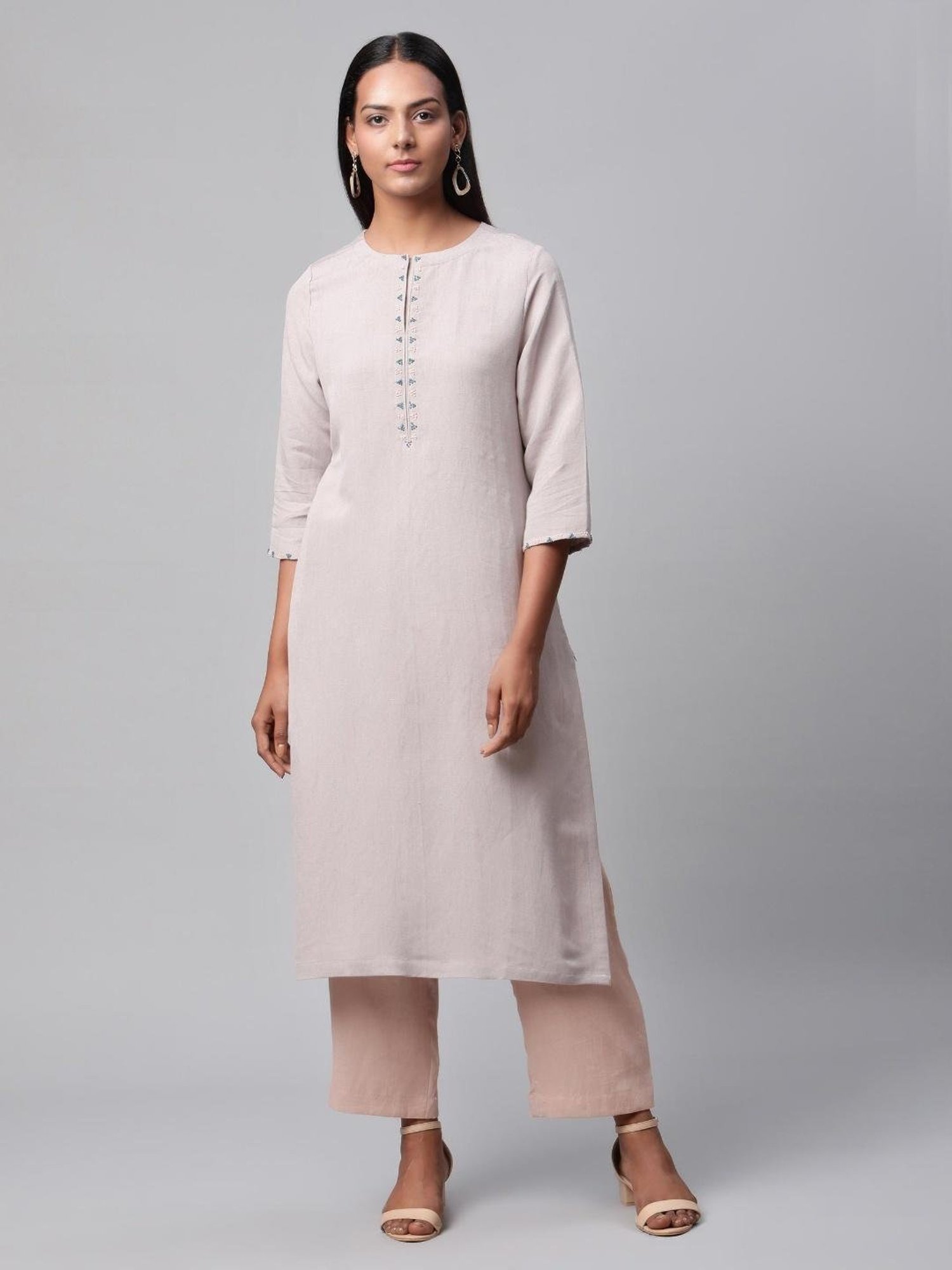 Linen Club Women Grey Embroidered Kurta