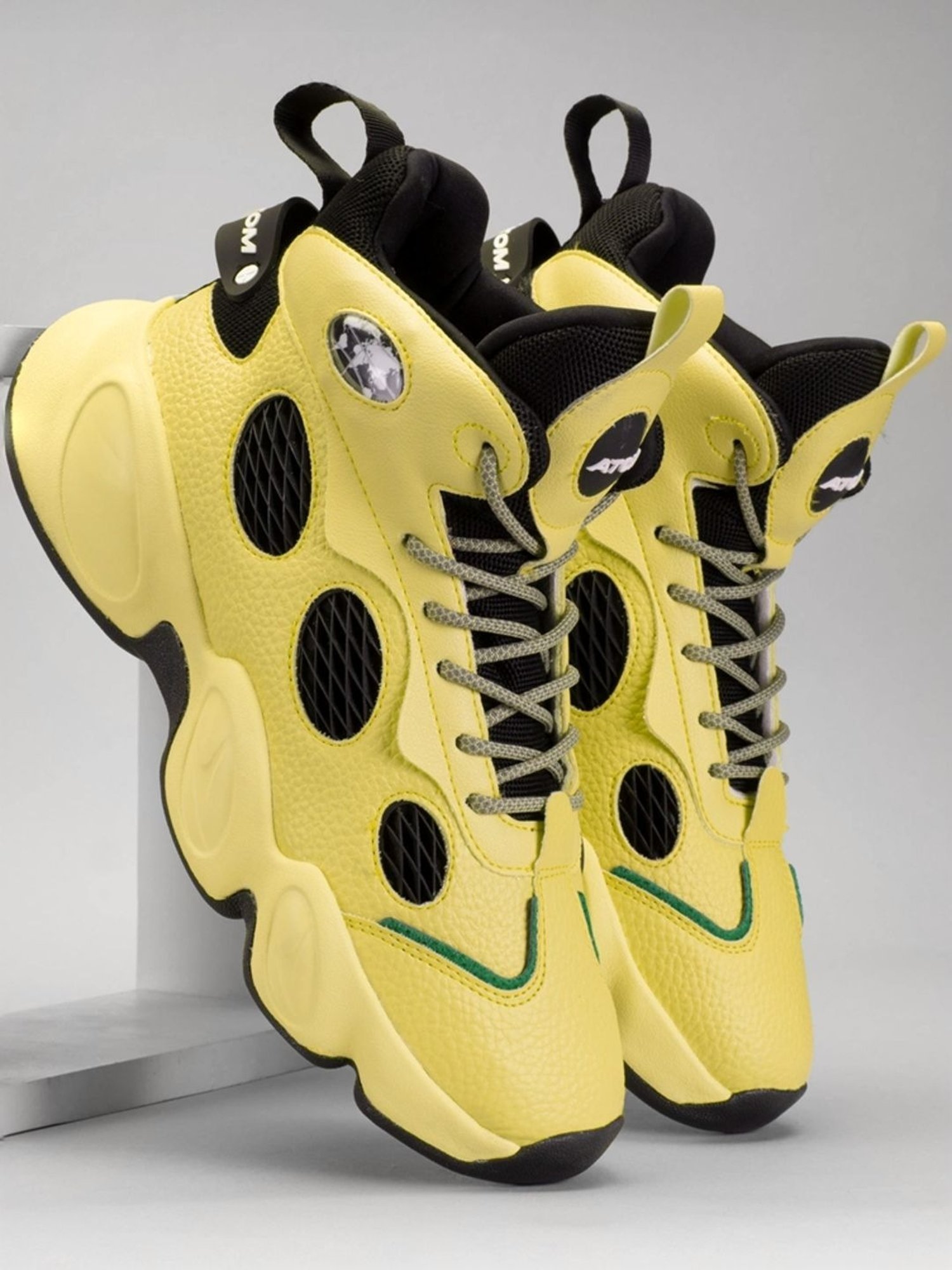 Atom Men's Supernova Yellow Running Shoes