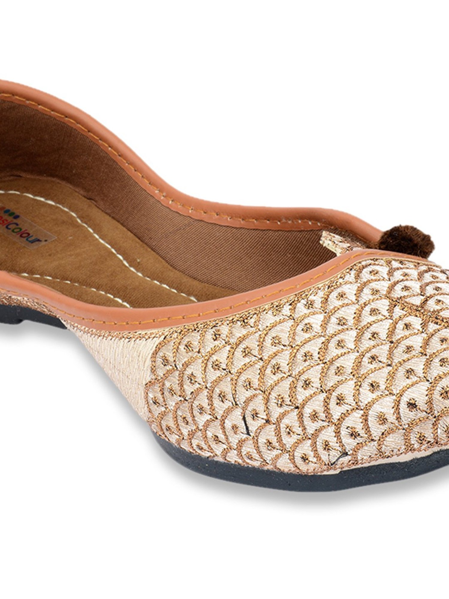 Desi Colour Women's Beige Ethnic Juttis