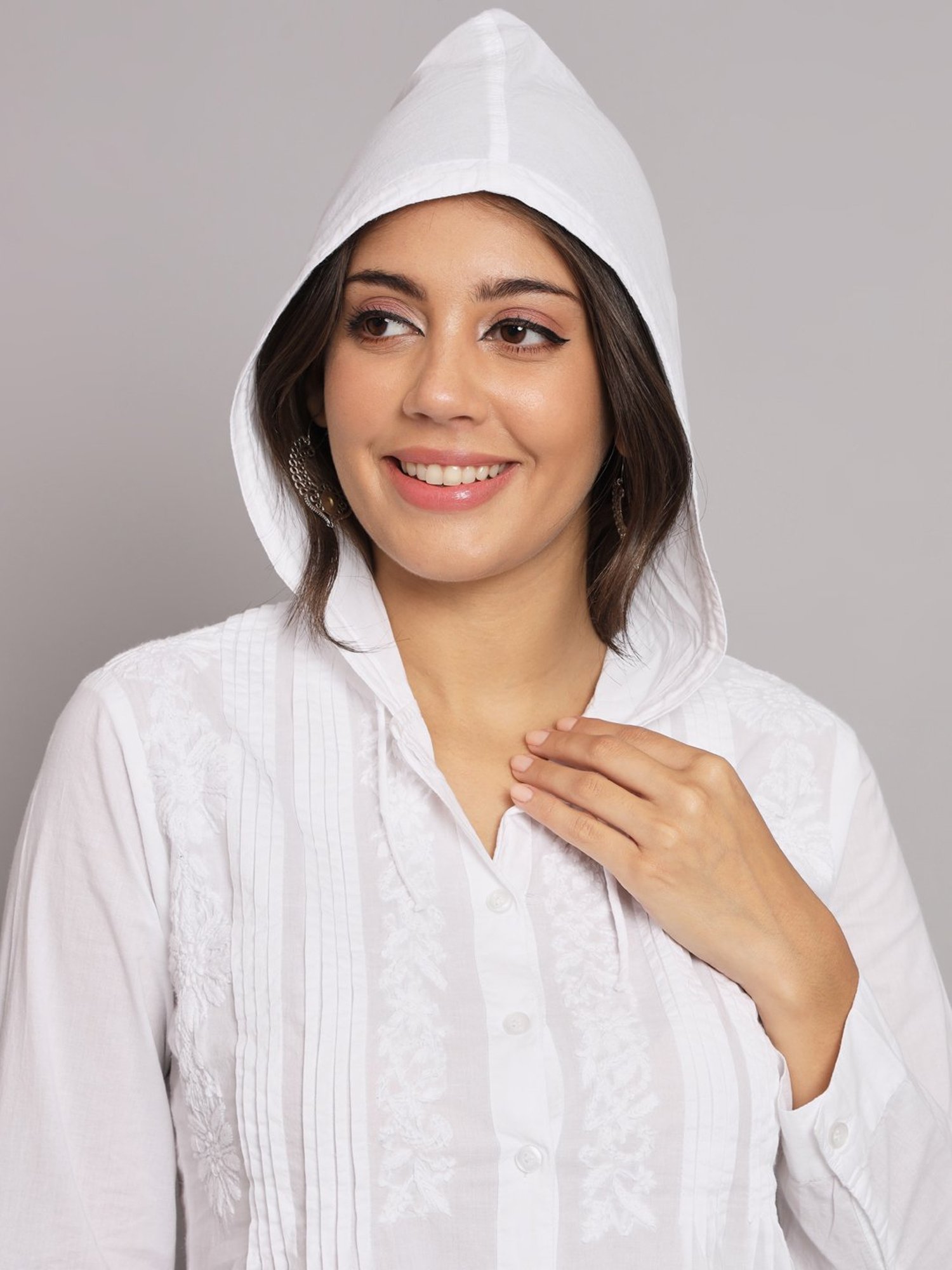 PARAMOUNT CHIKAN White Cotton Embroidered Lucknowi Chikankari Shirt