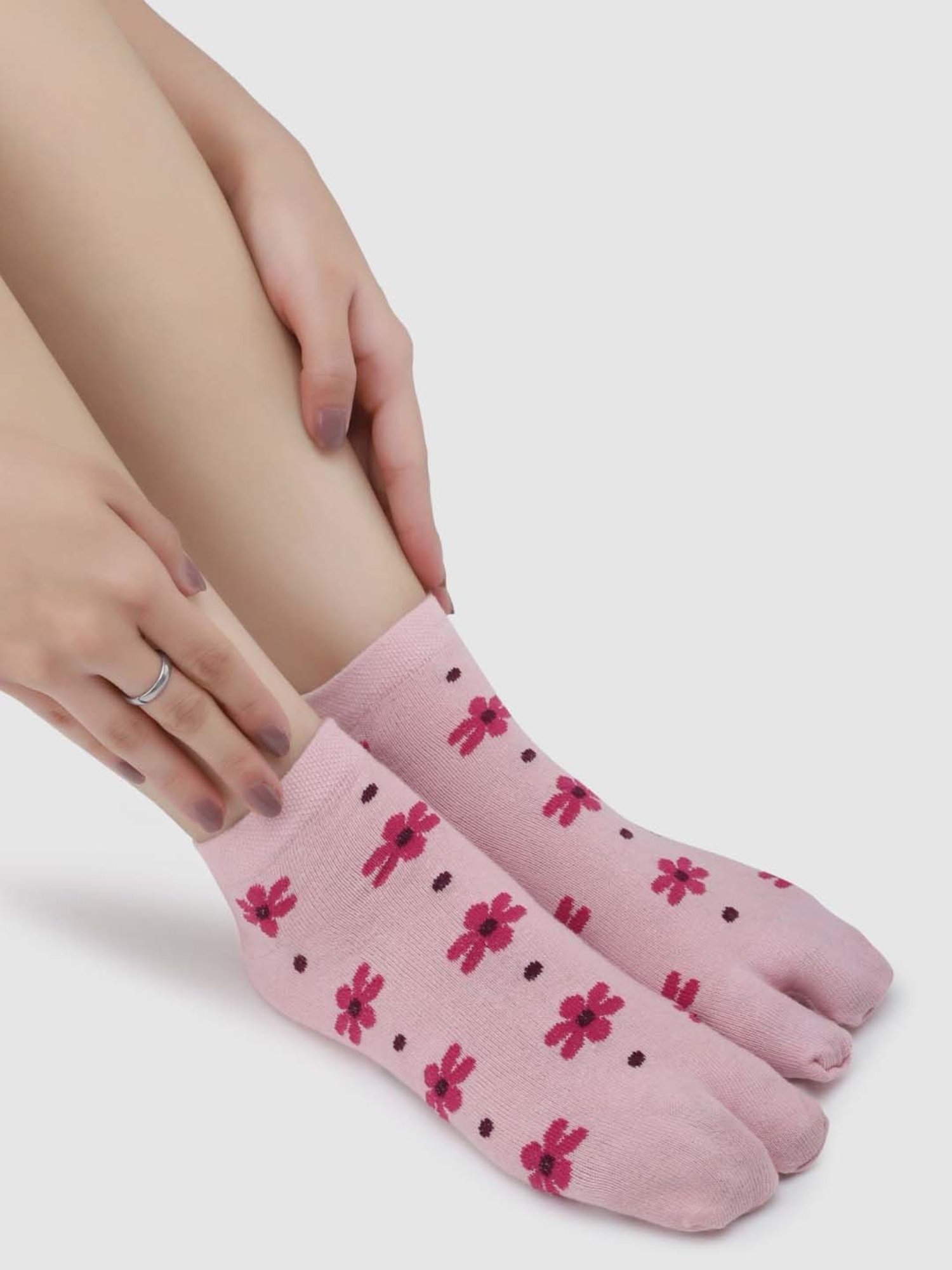 NEXT2SKIN Assorted Color Cotton Thumb Socks - Pack Of 6