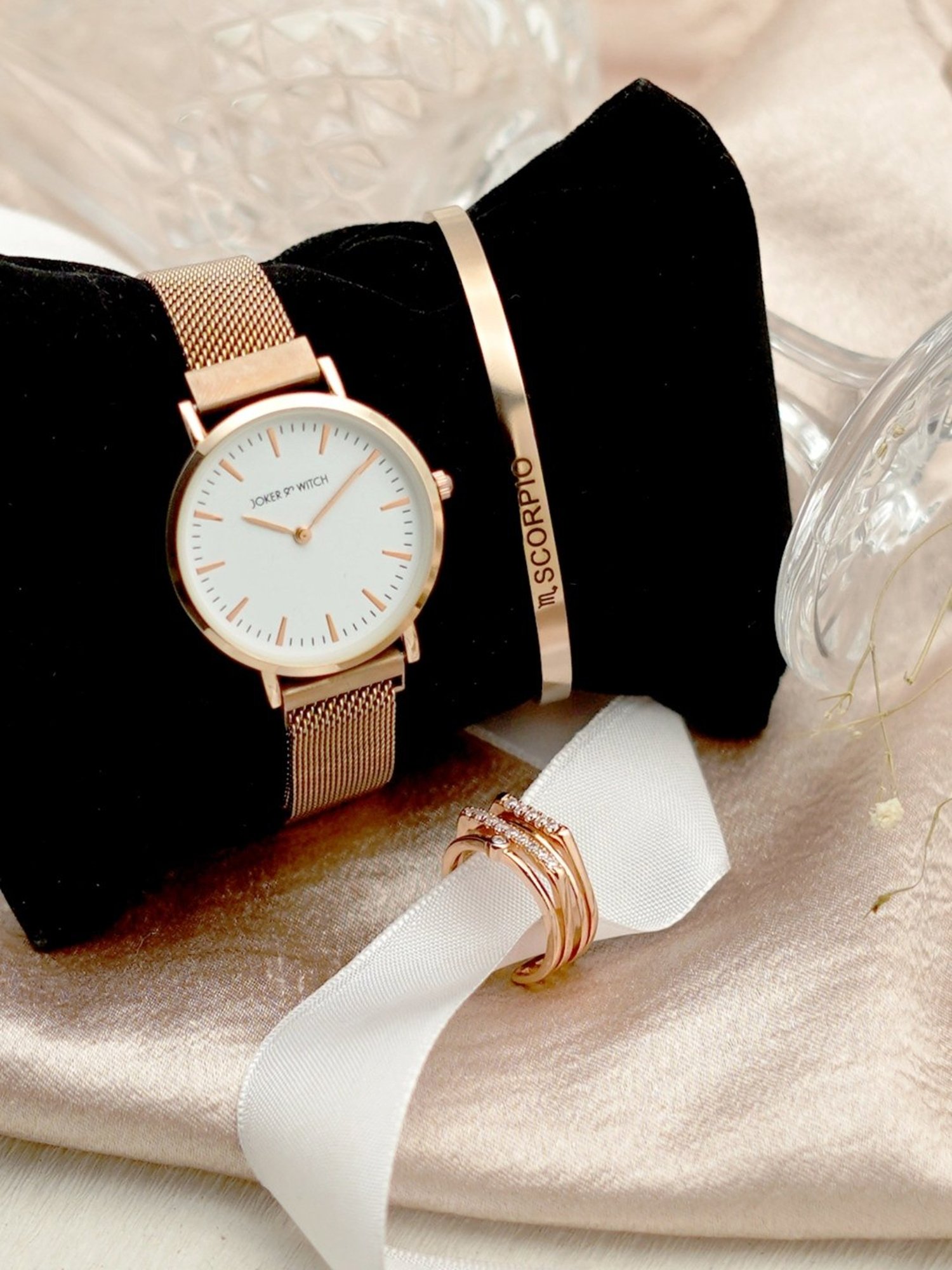 Joker & WItch JWBS294 Analog Watch with Bracelet Gift Set for Women