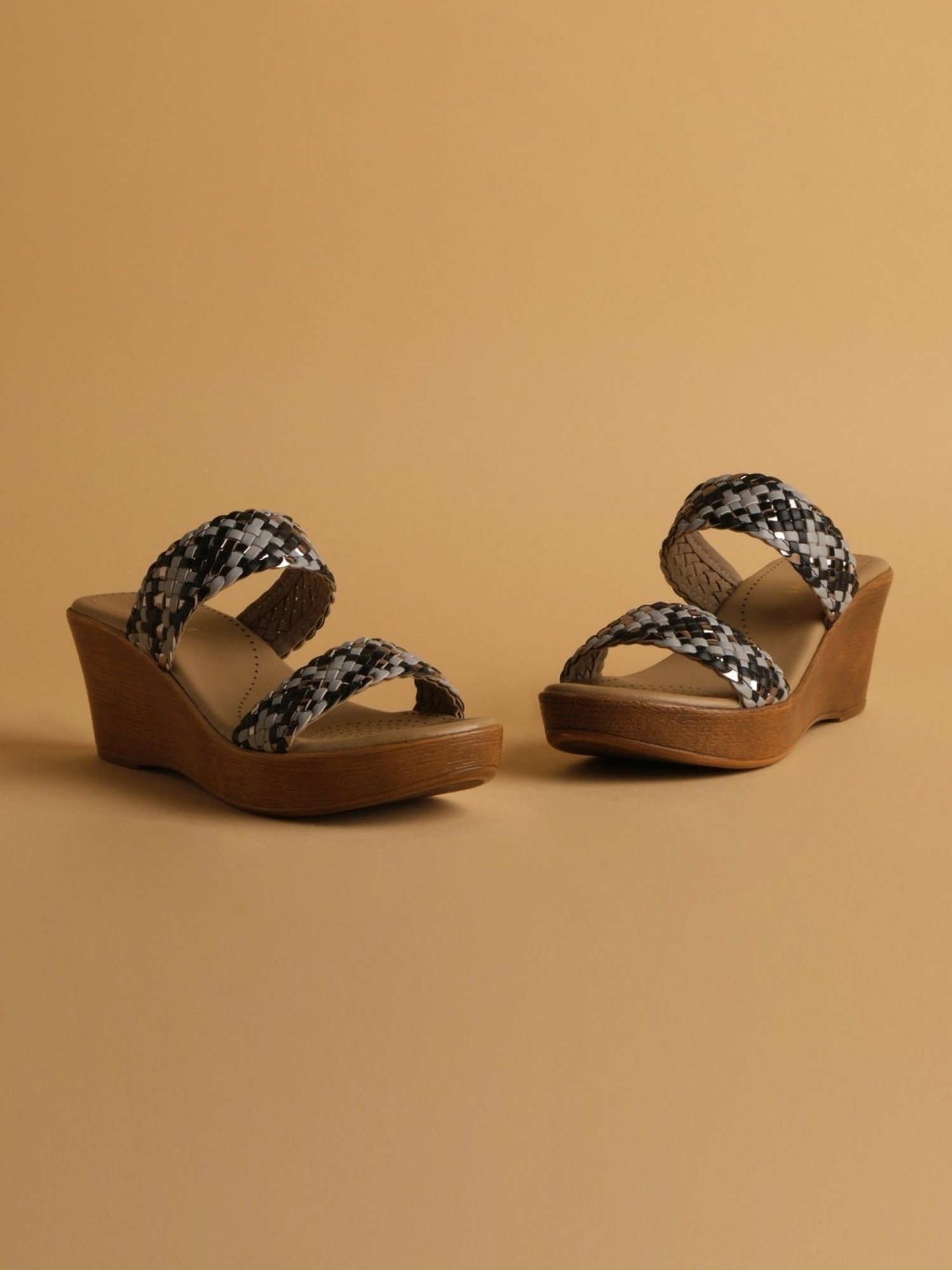 Eridani Women's Lecy Black Wedges