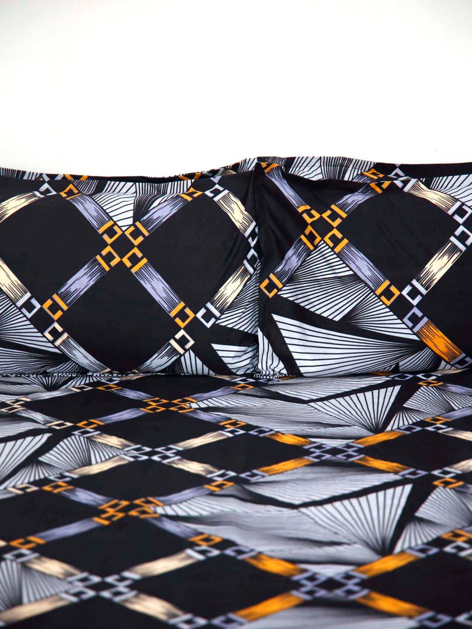 Ariana Black Microfibre 144 TC Queen Bedsheet With 2 Pillow Covers