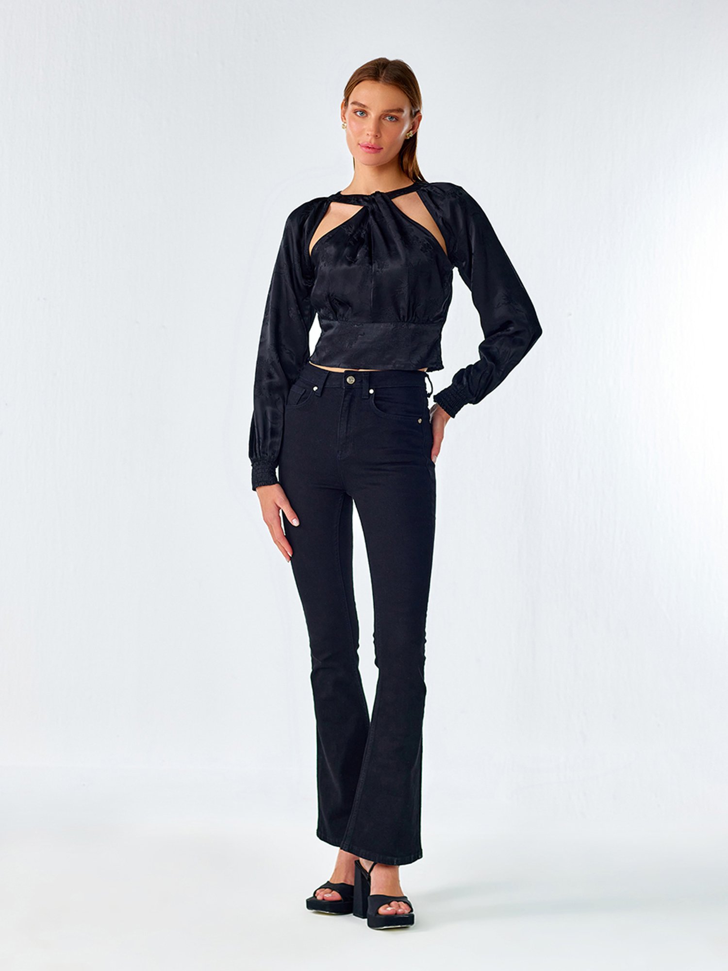 Cover Story Black Regular Fit Crop Top