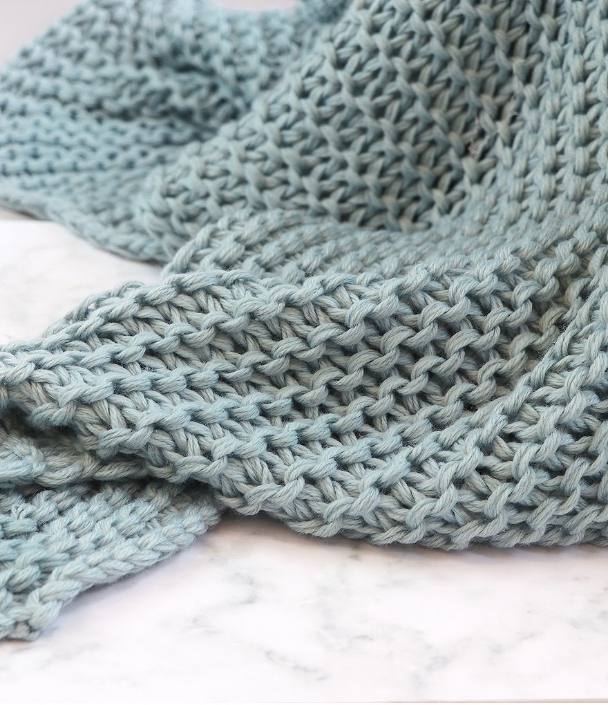 Oscar/Oliver Luca Throw