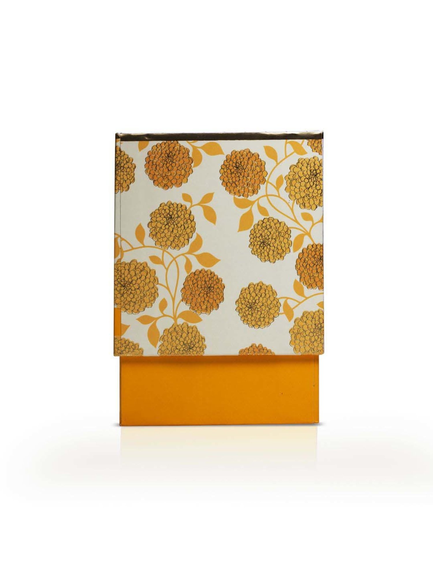 IRIS Gold Collection White Celeste Hurricane Choco Orange Fragrance Candle