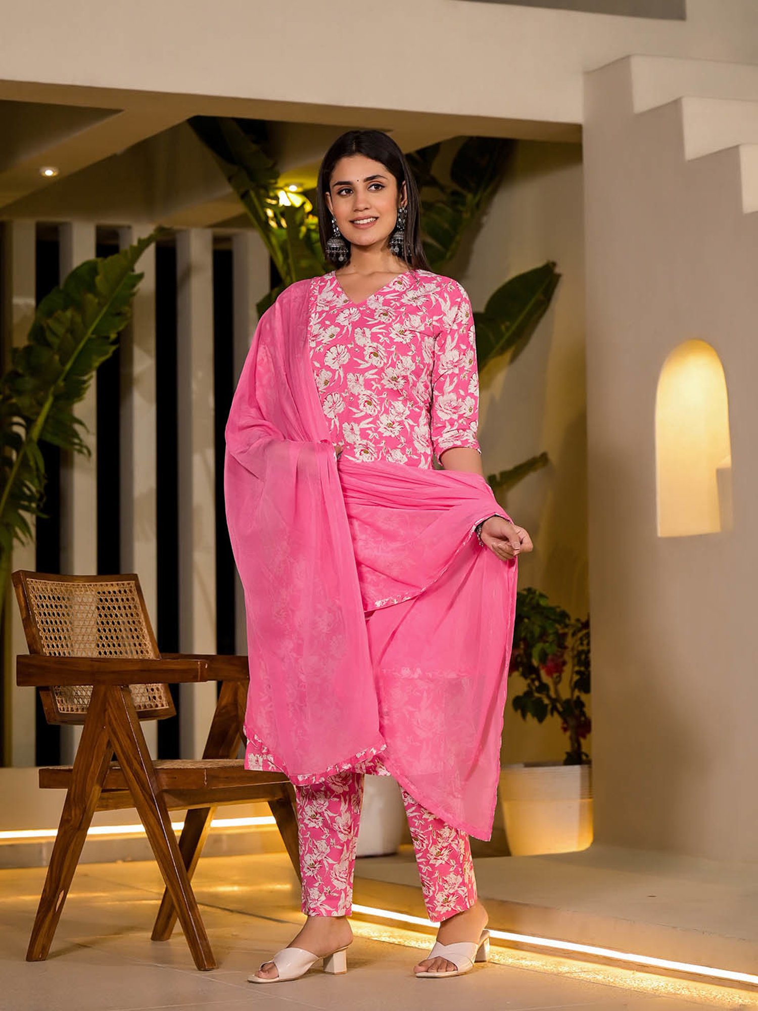 Yufta Pink Floral Kurta With Pant & Dupatta