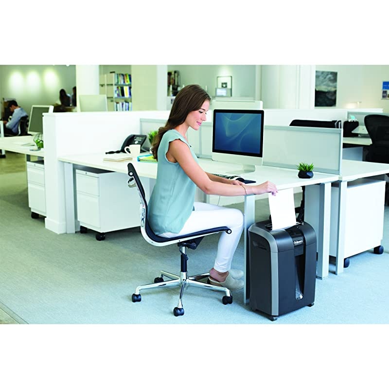 Powershred 63Cb 10Sheet CrossCut Paper and Credit Card Shredder with Jam Blocker Technology 4600001Black