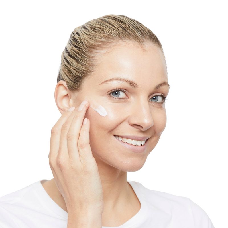 No7 Total Renewal Micro-Dermabrasion Exfoliator - 2.5oz