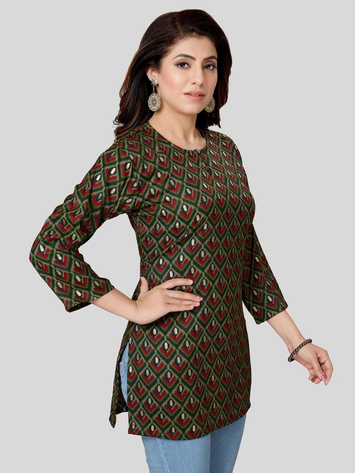Saree Swarg Green & Red Printed Straight Kurti