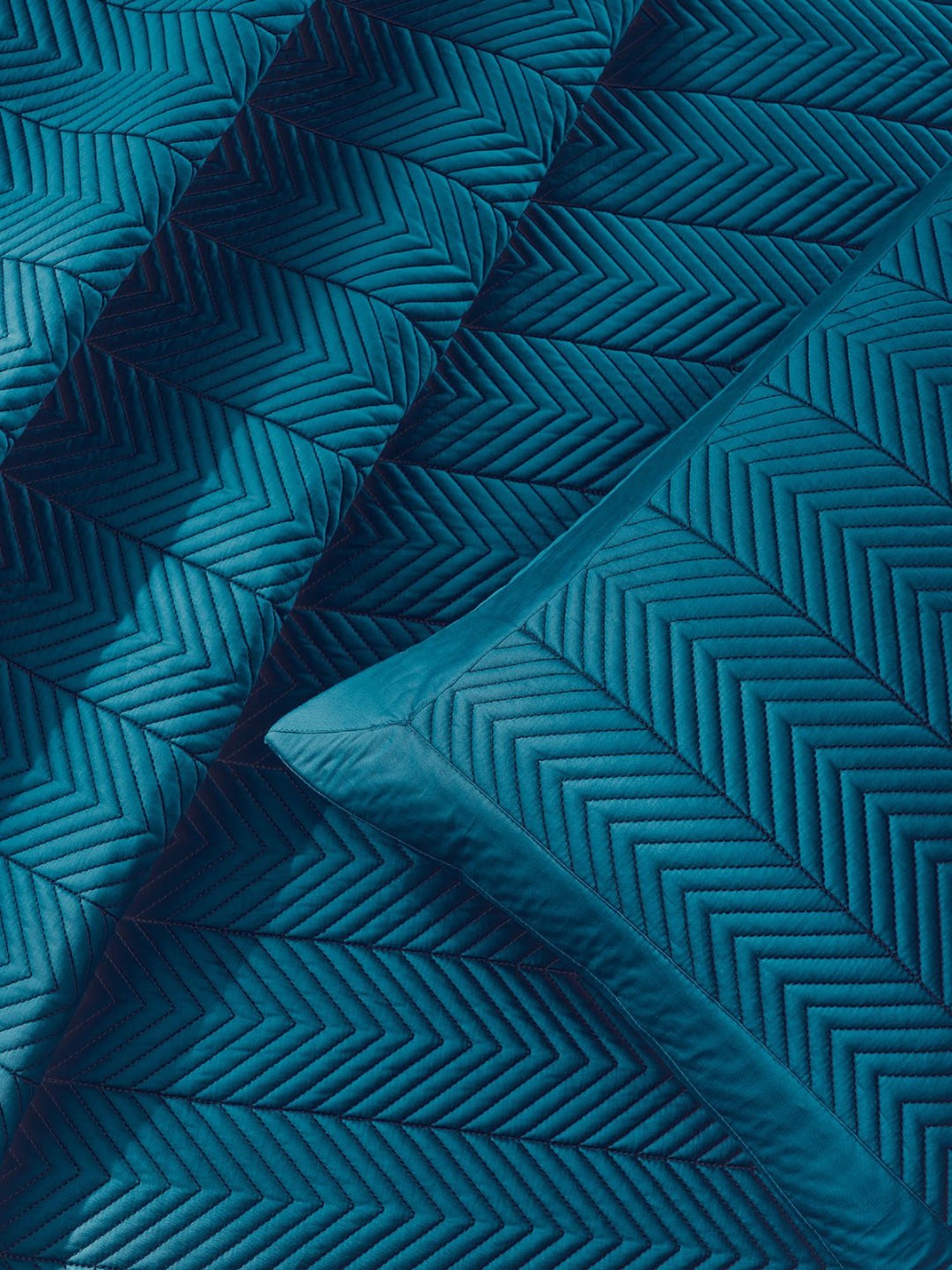 DDECOR Live beautiful Geometric Insignia Carribean Blue 210 TC Cotton Comforters - Set of 3