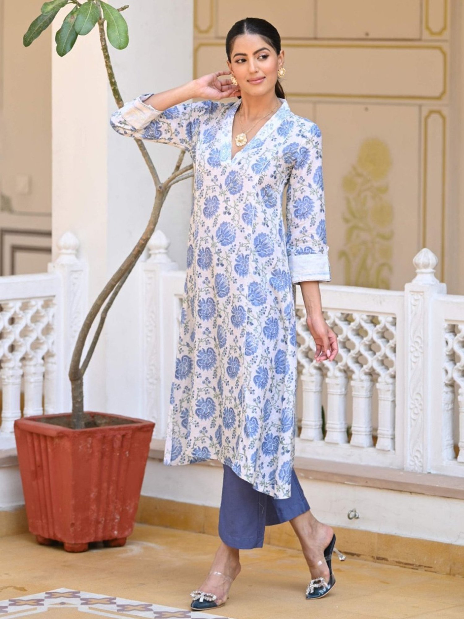 Mahee Jaipur Blue Floral Linen Kurta With Pant