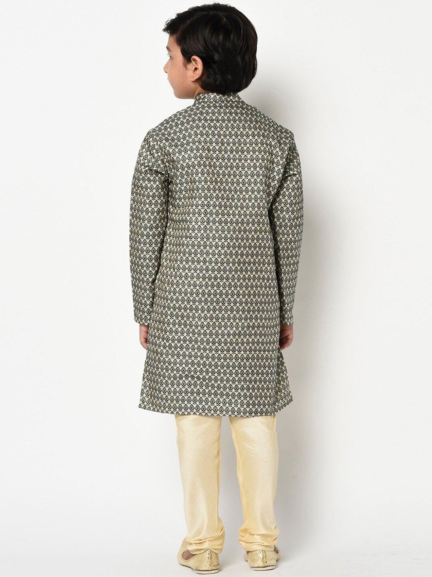 Deyann Kids Green & Cream Embroidery Full Sleeves Kurta with Pyjamas