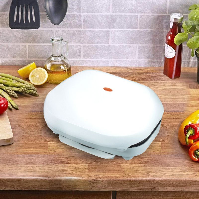 ChefChoice Five of Hearts Waffle Maker - Black