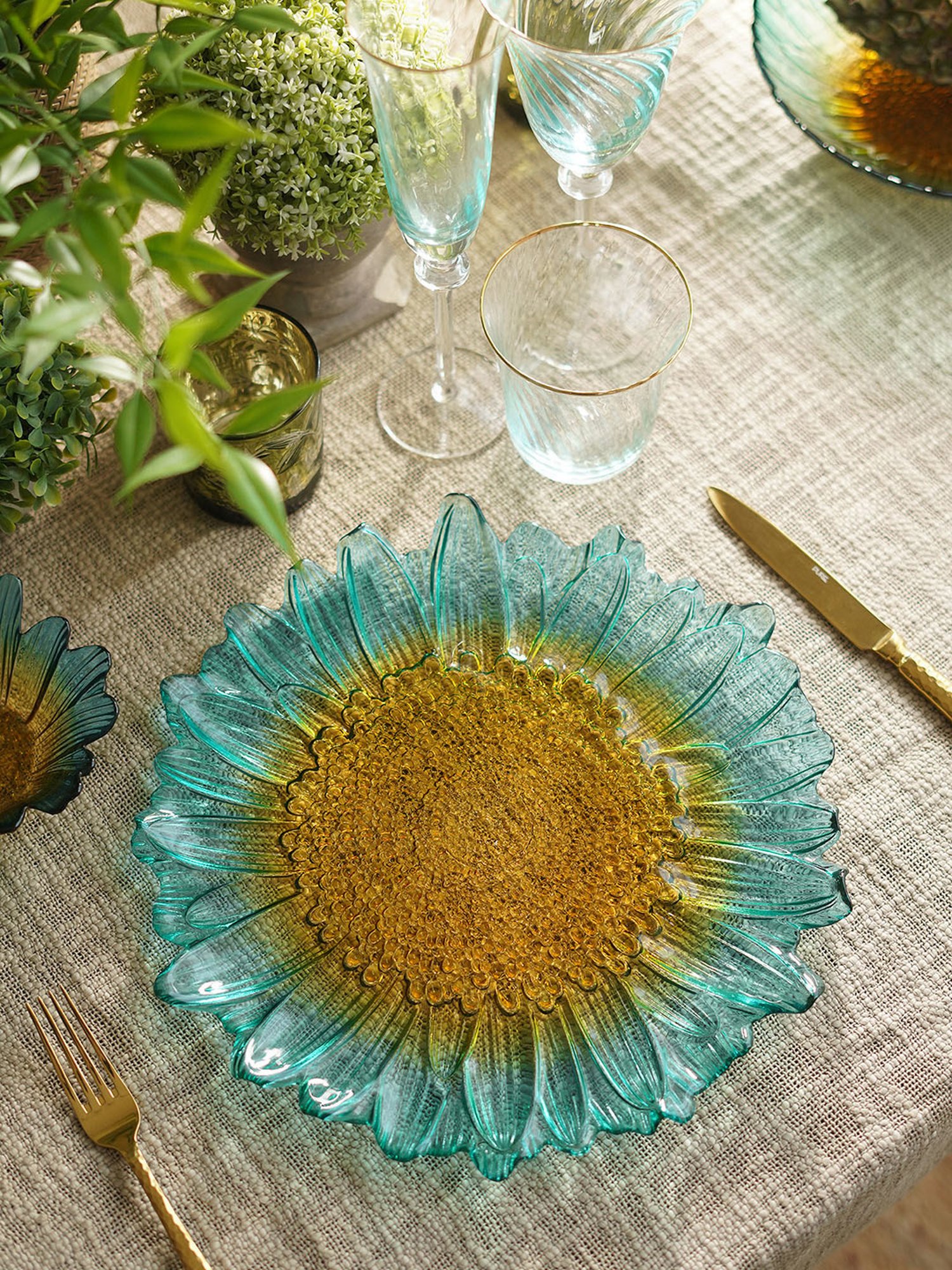 Pure Home and Living Blue Glass Dinner Plates