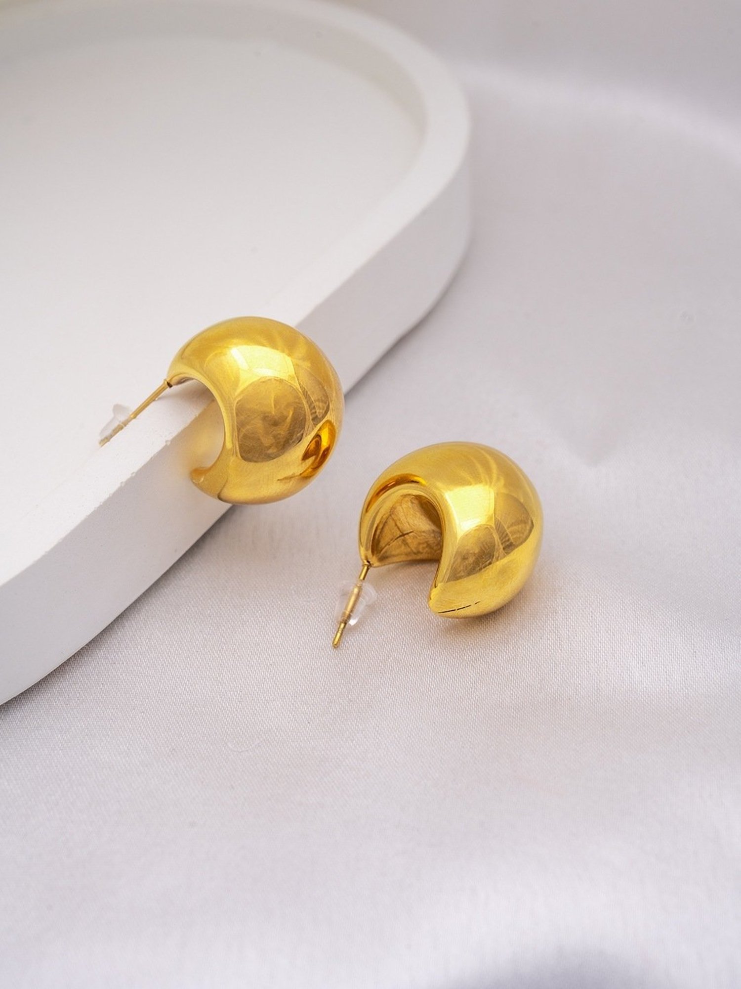 Perfectly Average Hollow Chunky Hoops