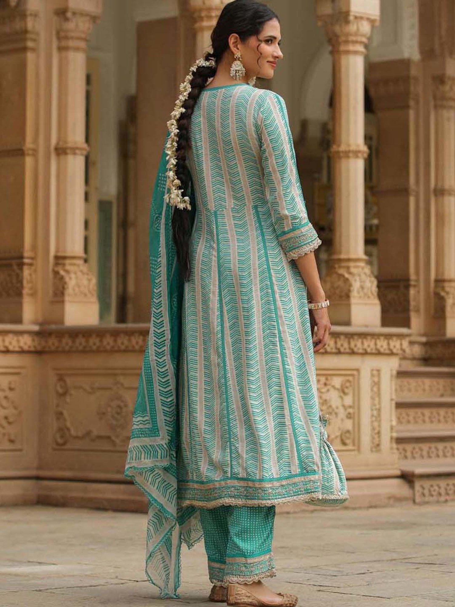 SCAKHI Green Embroidered Kurta Pant Set With Dupatta & Potli