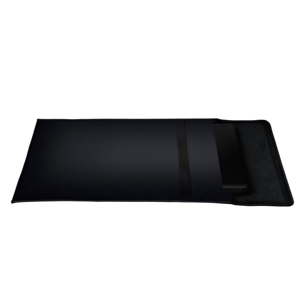 Razer Protective 17.3&rdquo; Sleeve - Durable Exterior Material - Snag-Free