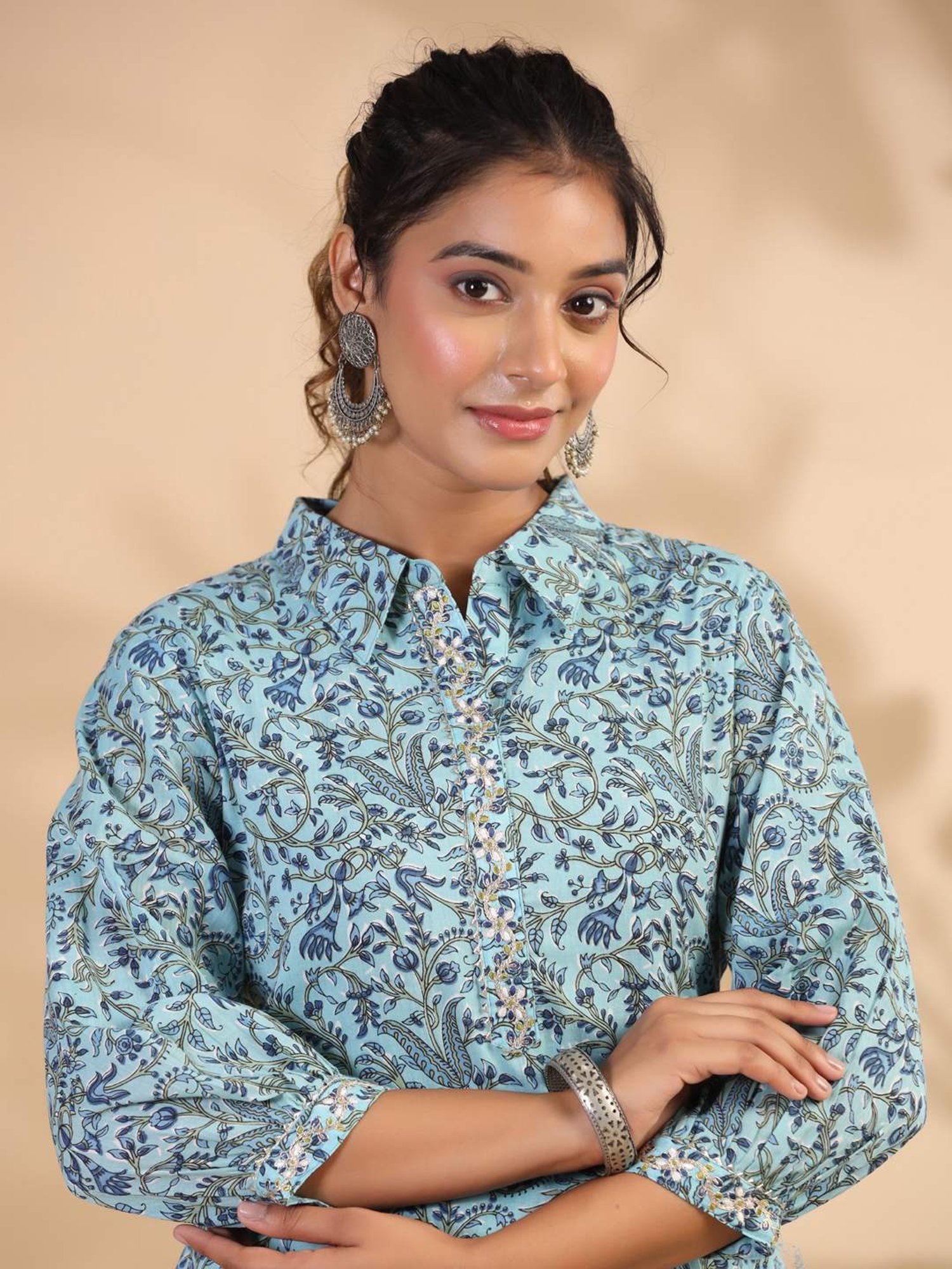 READIPRINT FASHIONS Blue & White Cotton Floral Print Kurta Salwaar Set