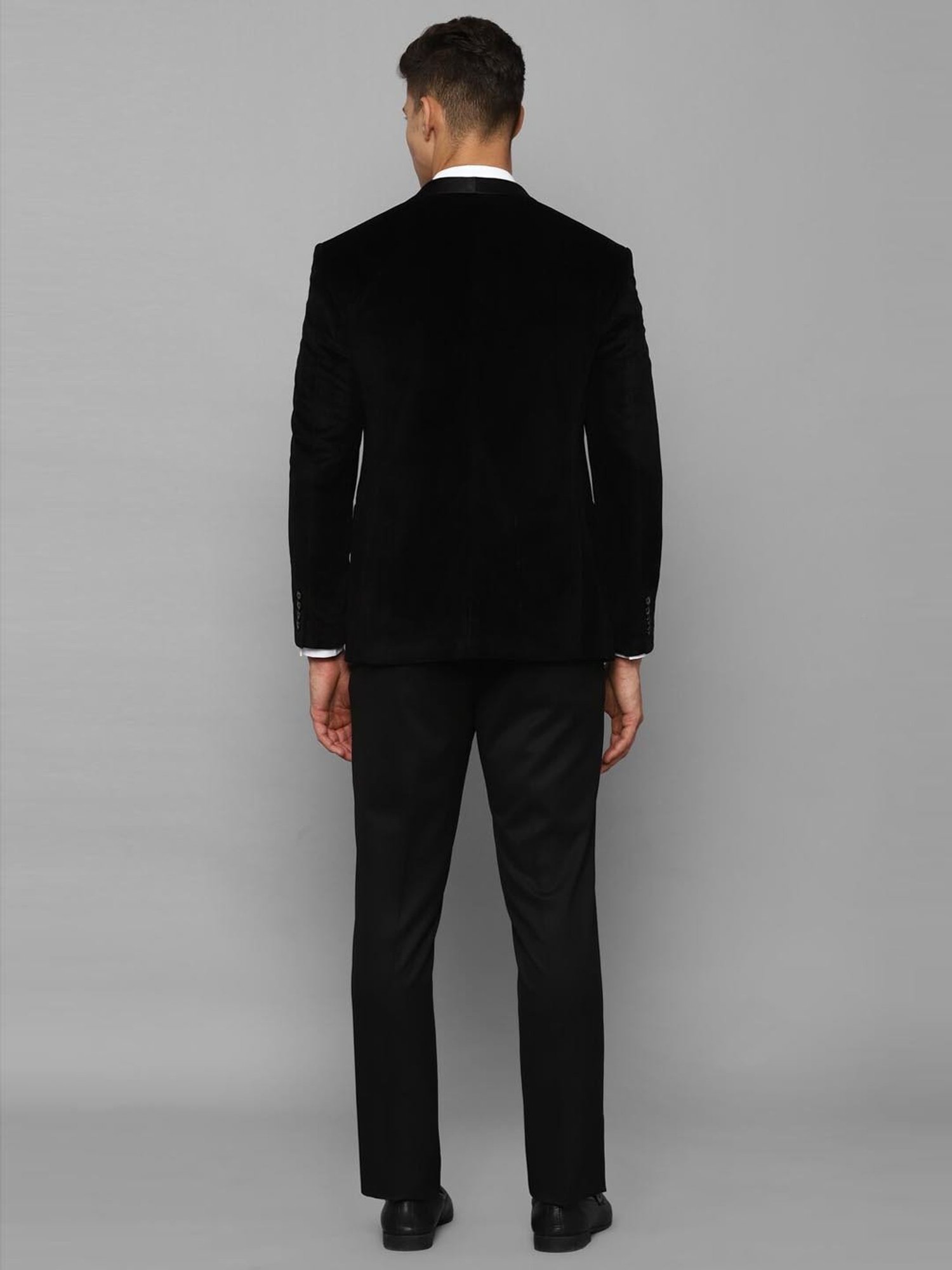 Parx Black Regular Fit Two Piece Suit