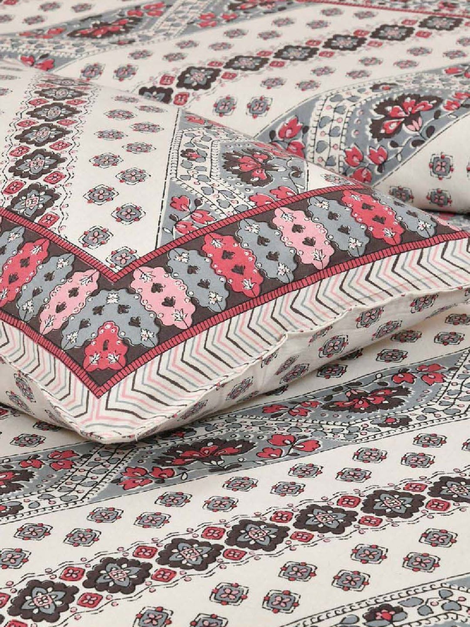 JaipurFabric Pink 180 TC 100% Cotton Lienage Double Bedsheet with 2 Pillow Covers