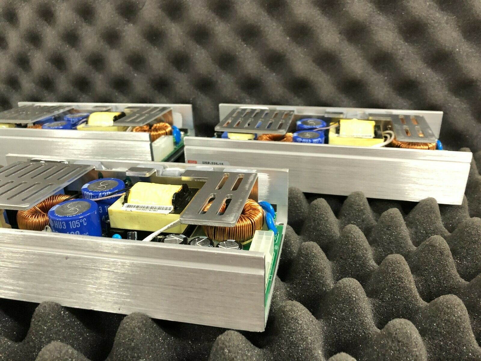 LOT OF 3 Mean Well USP-225-15 AC/DC Power Supply Single-OUT 15V 15AMP