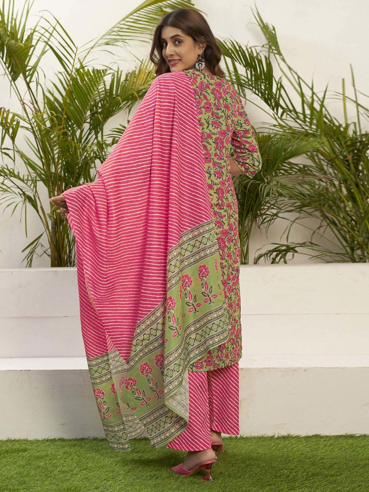 Skylee Green & Pink Printed Kurta Pant Set With Dupatta