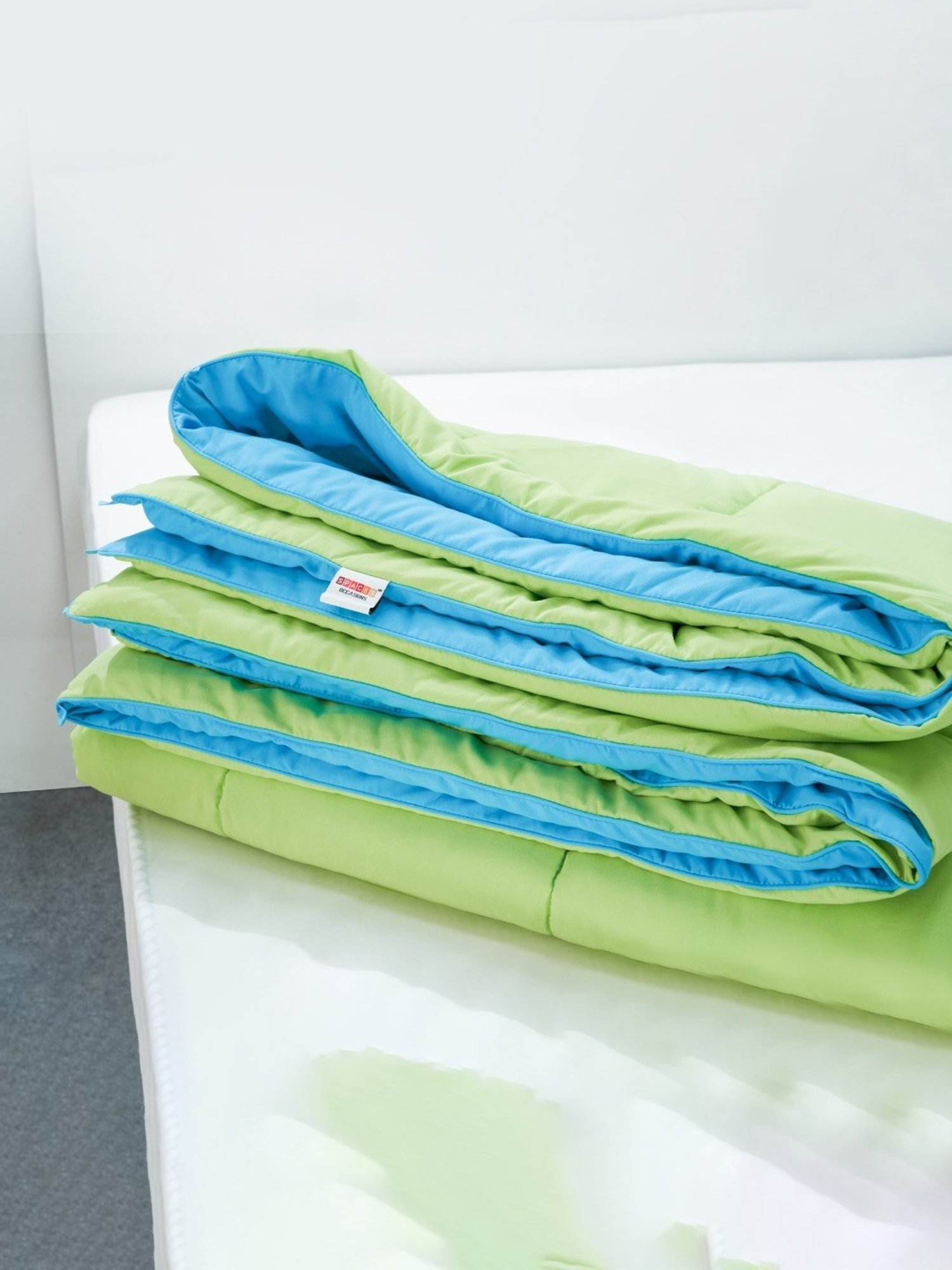 Spaces Silkysoy Solid Green & Blue 90 GSM Microfibre Double Bed Quilt