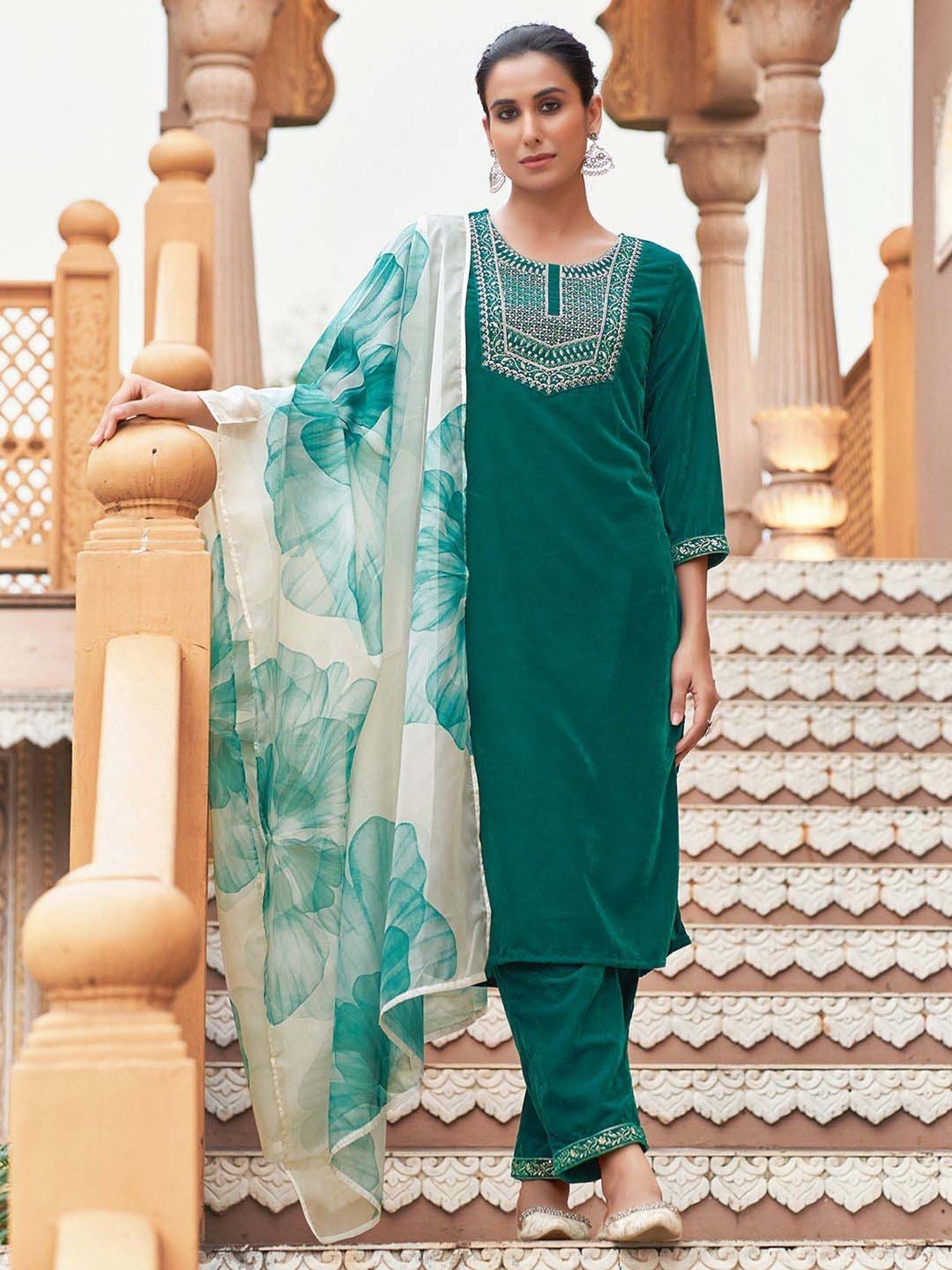 Skylee Green Embroidered Kurta Pant Set With Dupatta