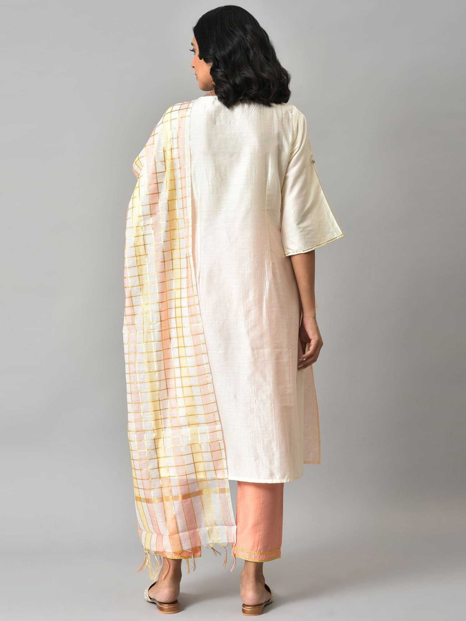 Aurelia White & Peach Embroidered Kurta Pant Set With Dupatta