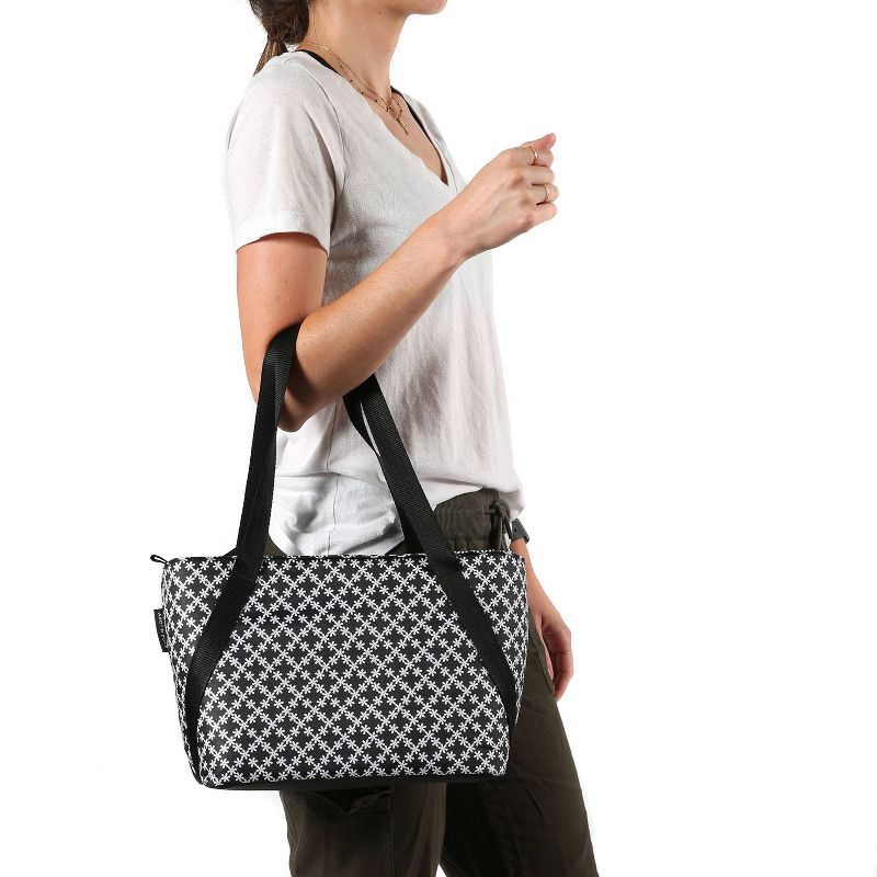 Arctic Zone Commuter Lunch Tote Set - Delicate Daisies