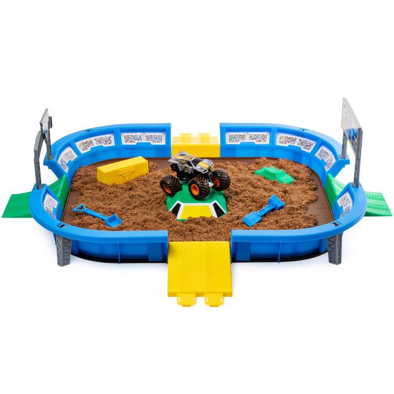 Monster Jam Monster Dirt Arena 24" Playset with  Exclusive 1:64 Scale Die-Cast Monster Jam Truck