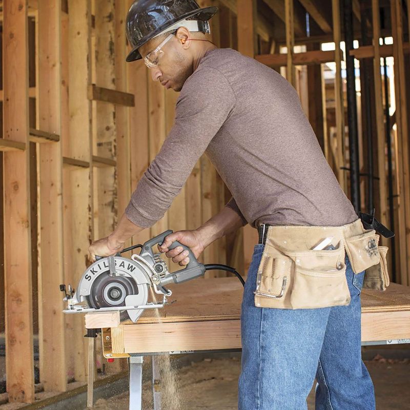 Skilsaw SPT77W-01 7-1/4" 15 Amp Corded High Torque Motor Aluminum Worm Drive Saw